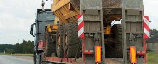 Na co zwrócić uwagę przy wyborze transportu niskopodwoziowego dla maszyn?